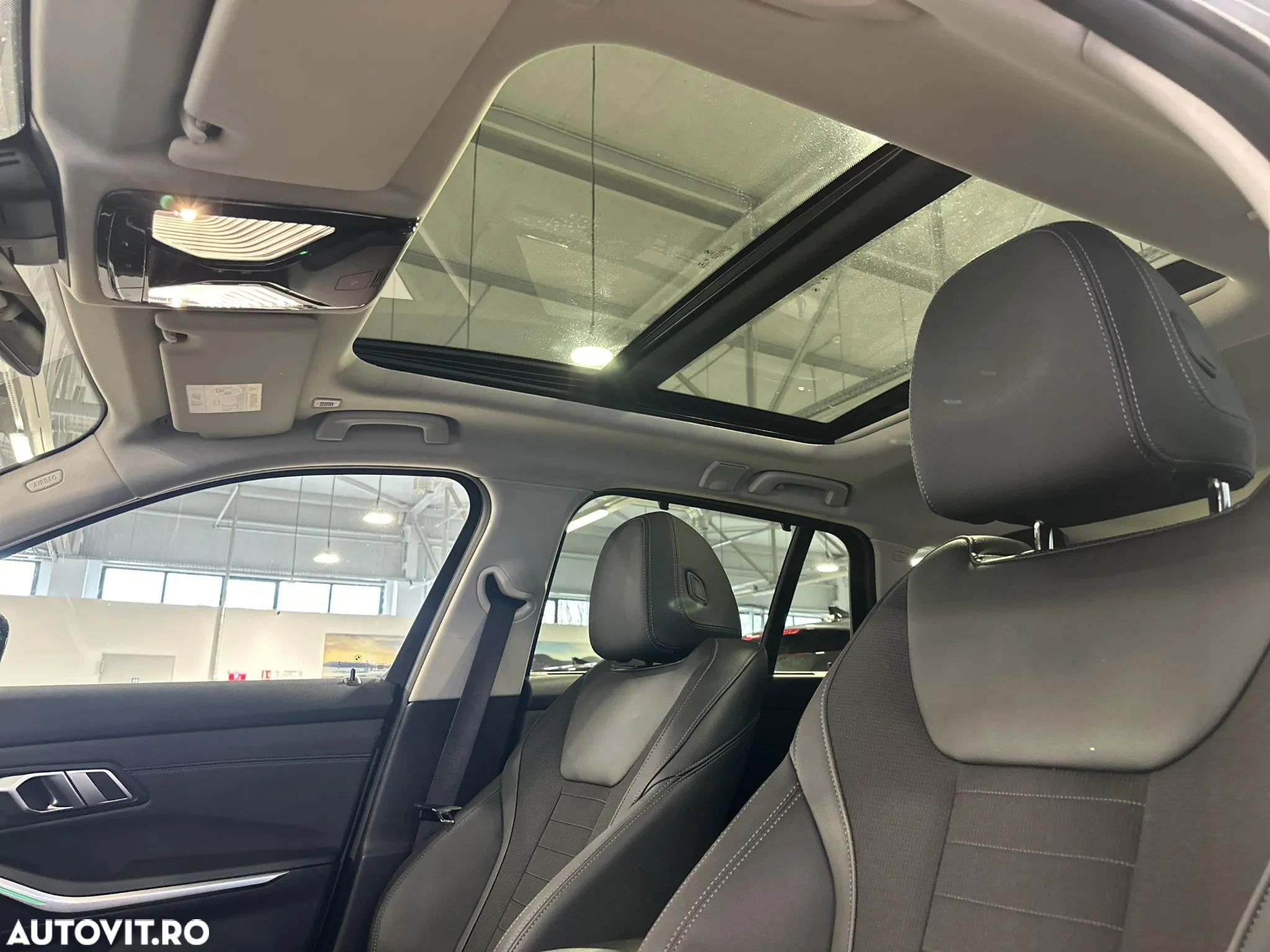BMW Seria 3 318i Touring Aut. - 23
