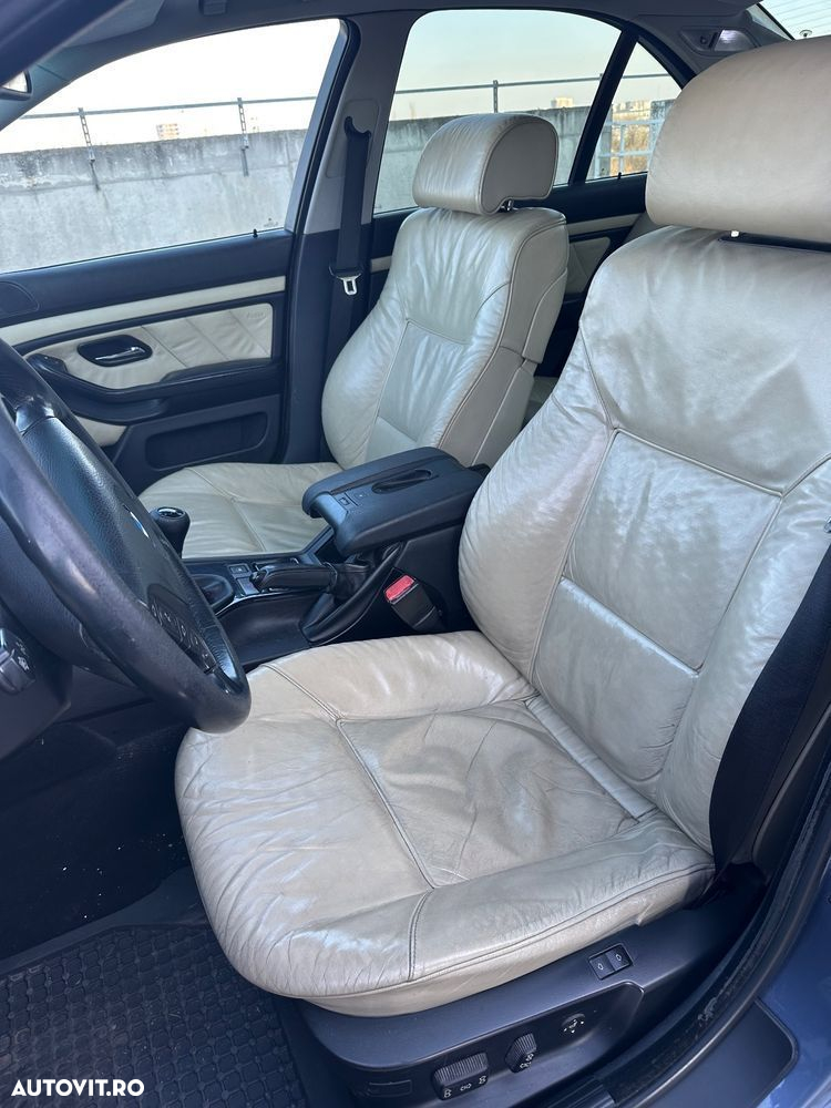 BMW Seria 5 525d - 21