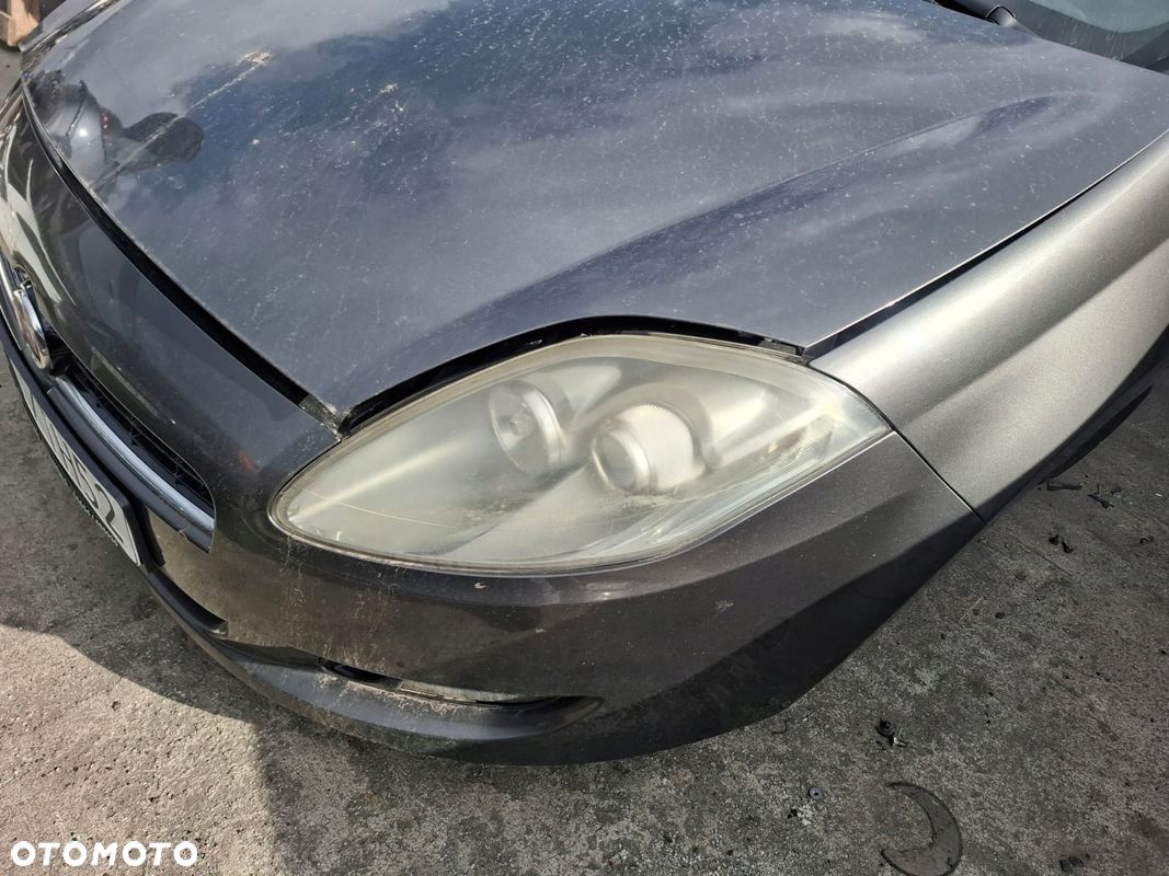 LAMPA PRAWA PRZÓD PRZEDNIA ZWYKŁA FIAT BRAVO II - 1