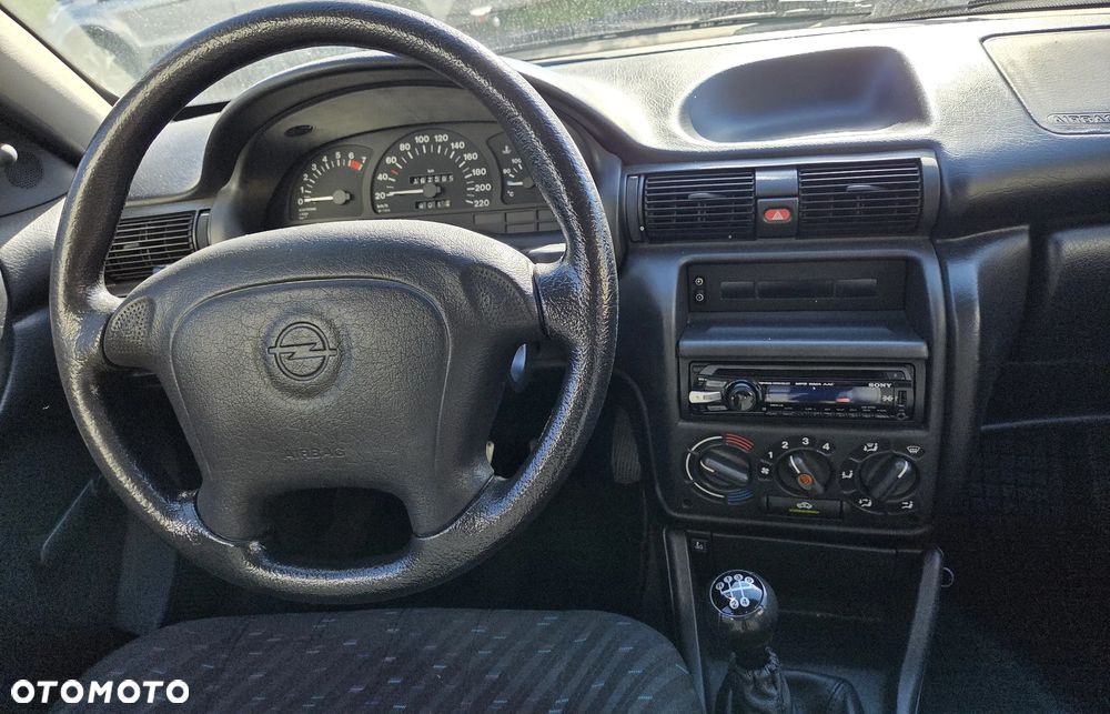 Opel Astra - 9