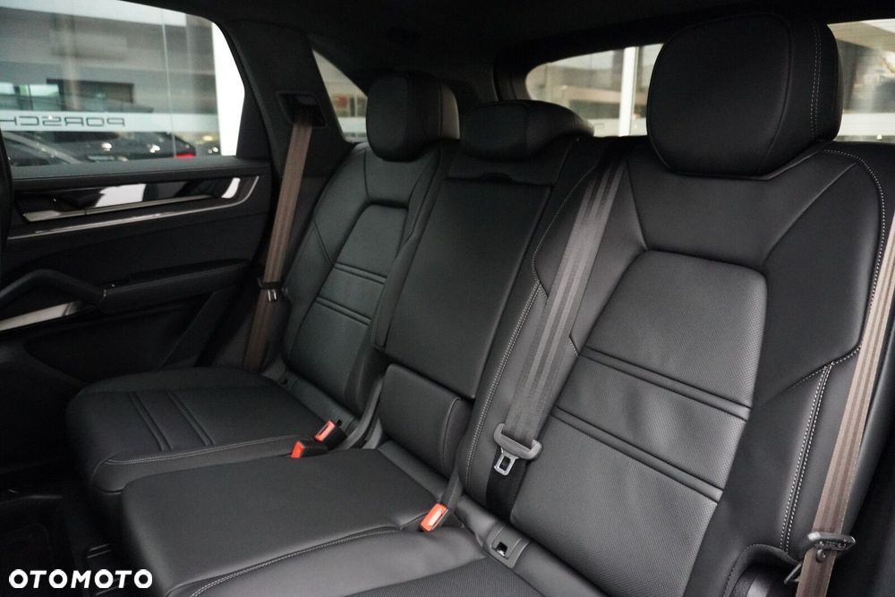 Porsche Cayenne - 22