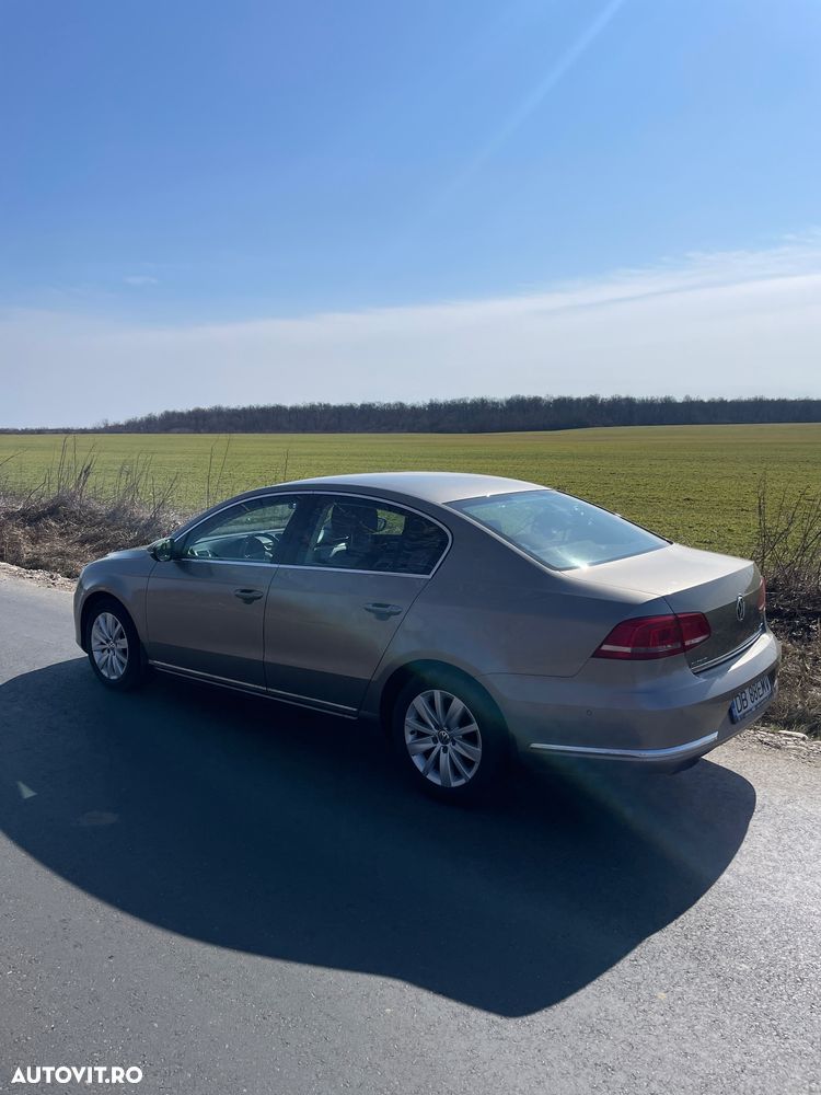 Volkswagen Passat 2.0 TDI Blue TDI DSG Comfortline - 2
