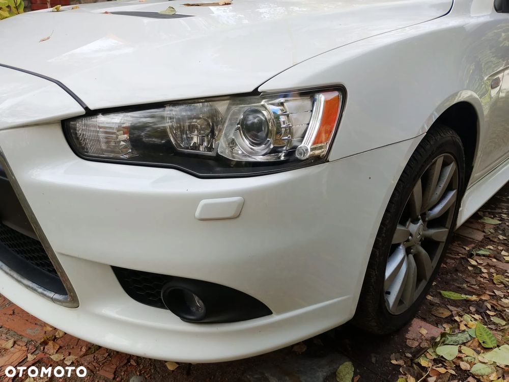 Mitsubishi Lancer 2010 photo 3