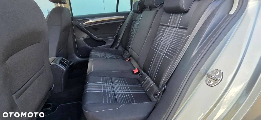 Volkswagen Golf 1.6 TDI BlueMotion Technology Comfortline - 31
