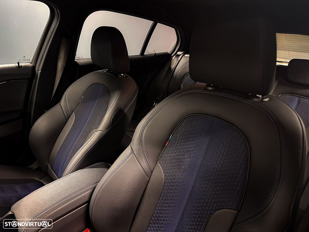 BMW 118 i Pack Desportivo M Auto - 11