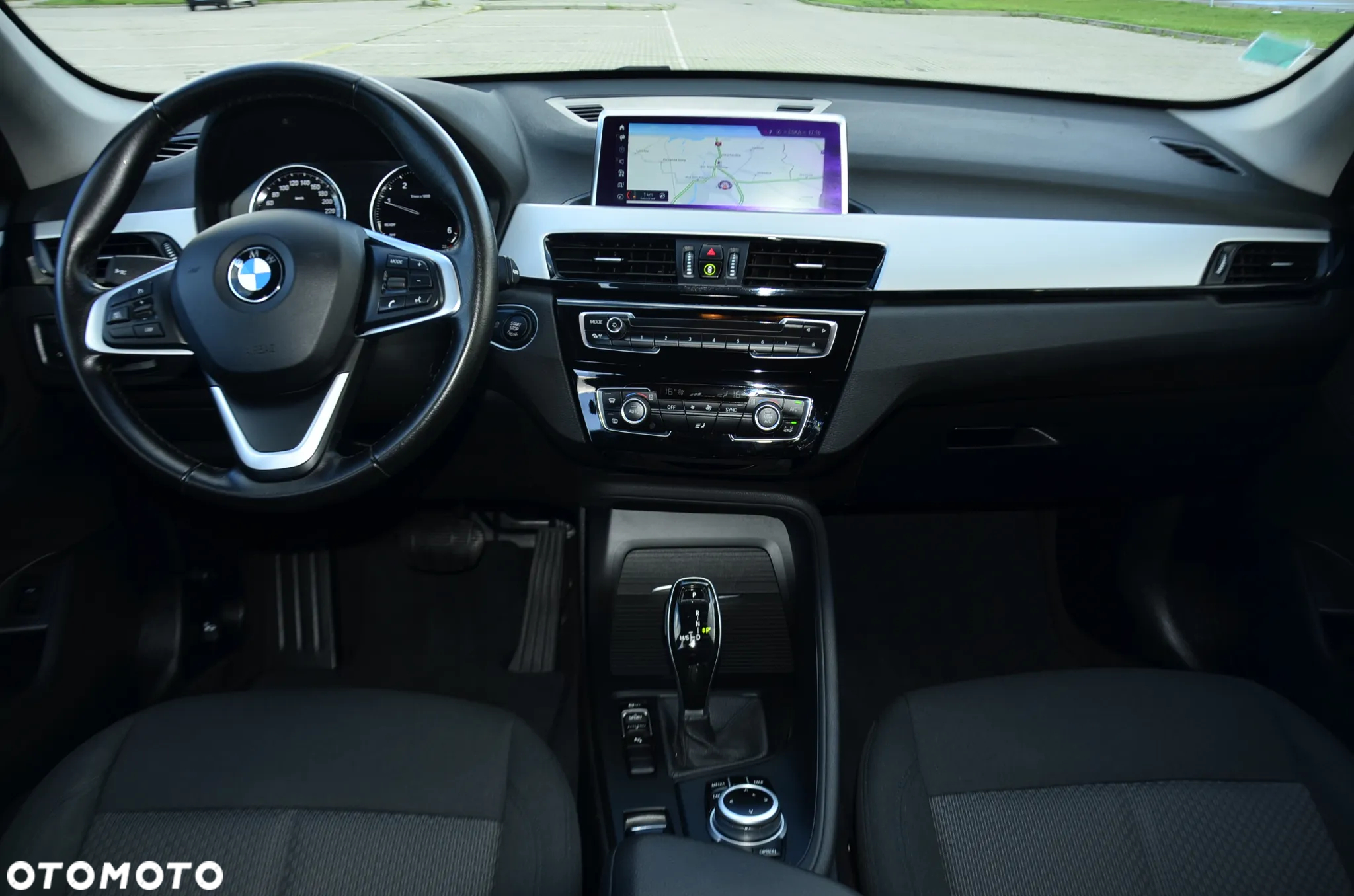 BMW X1 sDrive18d Business Edition - 18