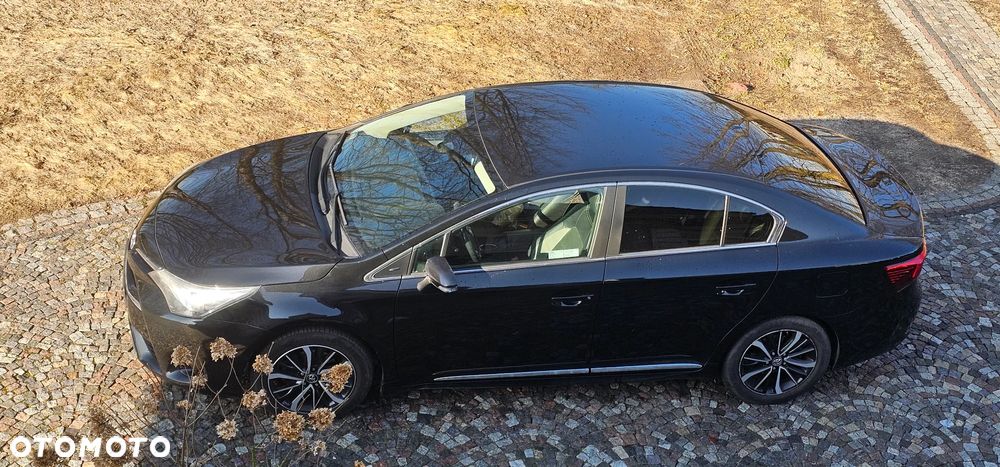 Toyota Avensis 2.0 Premium MS - 12