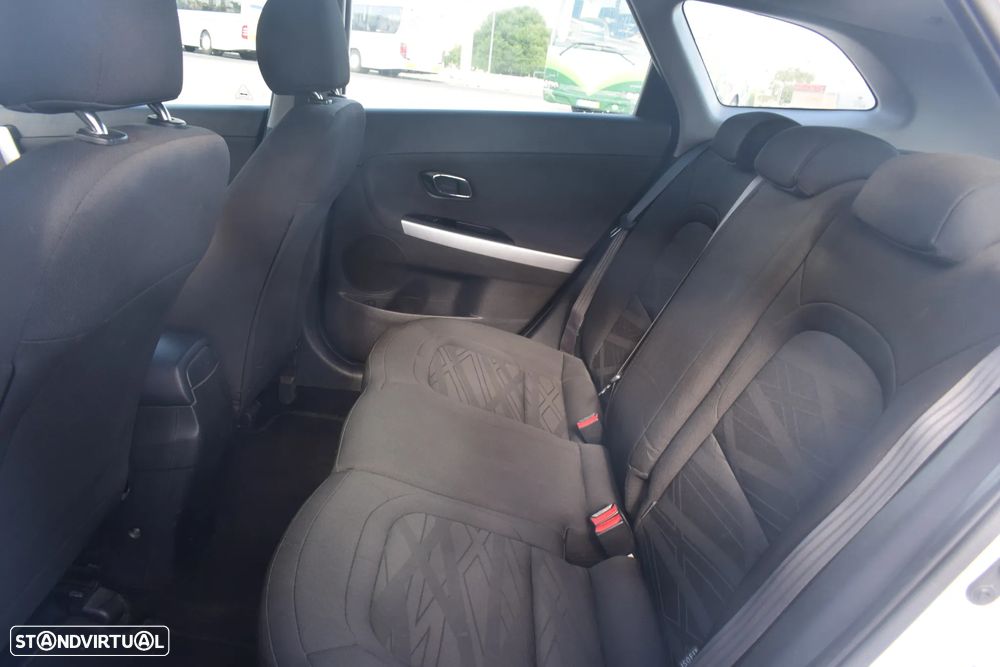 Kia Ceed SW 1.4 CRDi Nav Line - 13