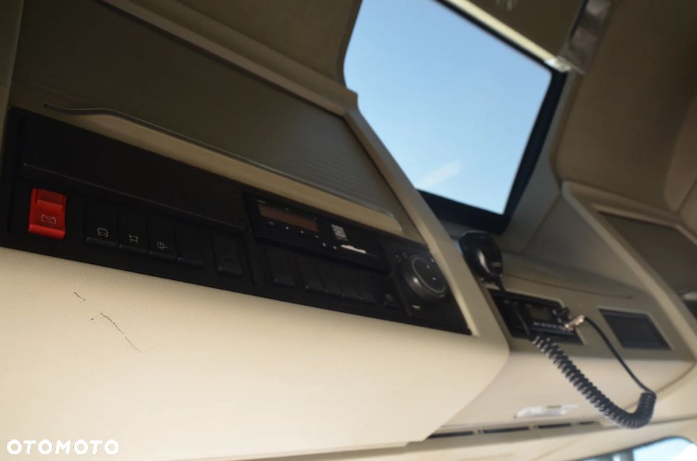 Volvo FH 500 XL / PEŁEN ADR ! / KLIMA P. / SKÓRY / XENON / LED / ACC / NAVI / WAGA / TUNER TV / 9950 - 18