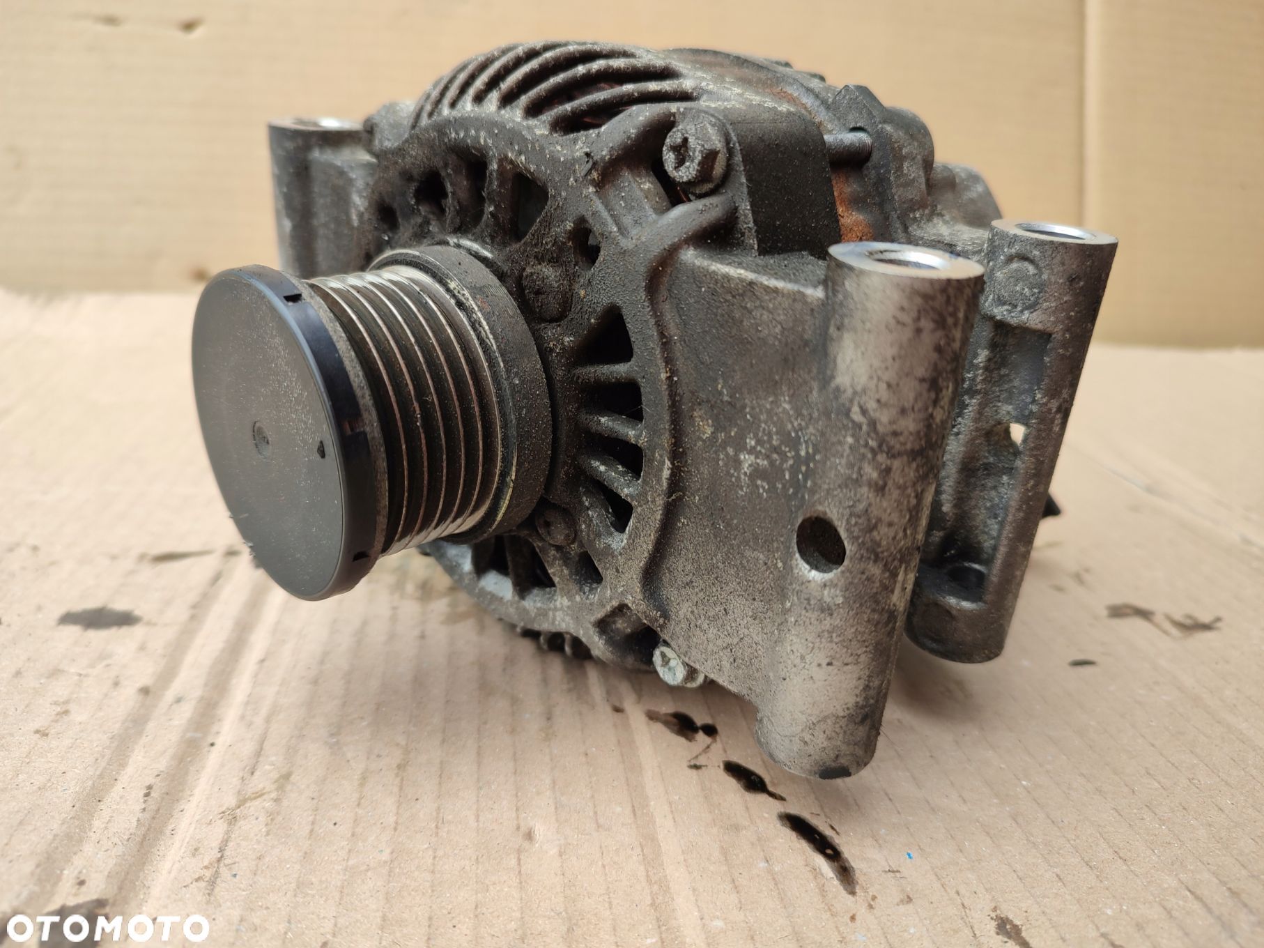 Alternator PEUGEOT CITROEN 1.6THP V757695680 - 1