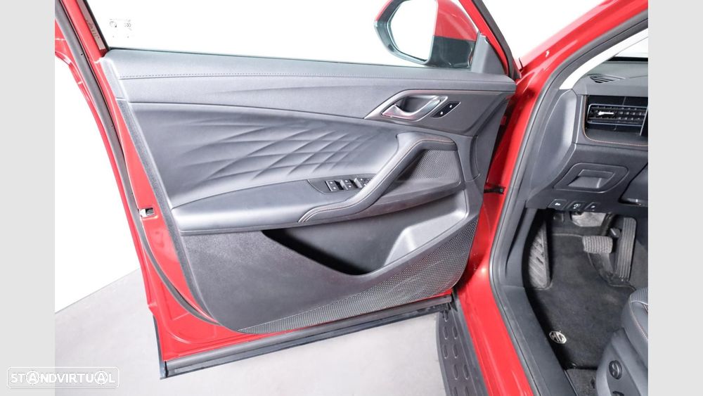 MG HS 1.5 Plug-in Hybrid Luxury — fotografia 7
