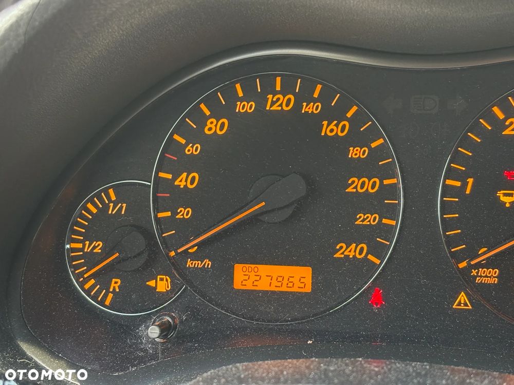 Toyota Avensis 2.0 D-4D Edition - 7