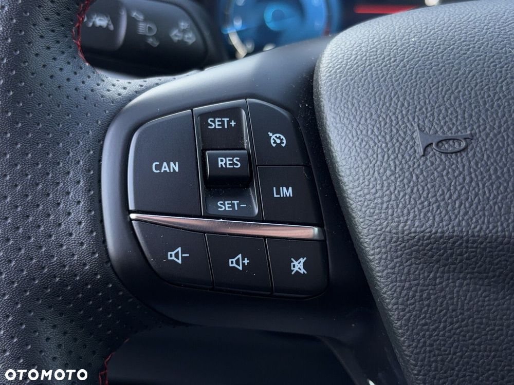 Ford Focus 1.0 EcoBoost ST-Line X - 17