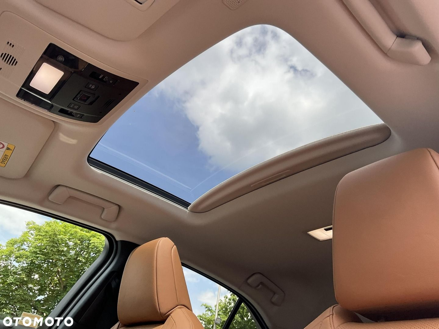 Lexus UX - 24