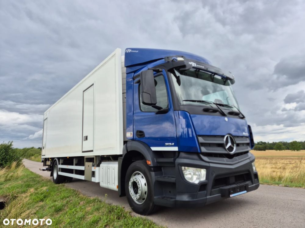 Mercedes-Benz Antos 1824 CARRIER VECTOR 1850 DRZWI + winda i 2x drzwi boczne / 8.35m / z Holandii / Axor man Tgm T1000-R THERMO King Supra 1850 1150 - 33