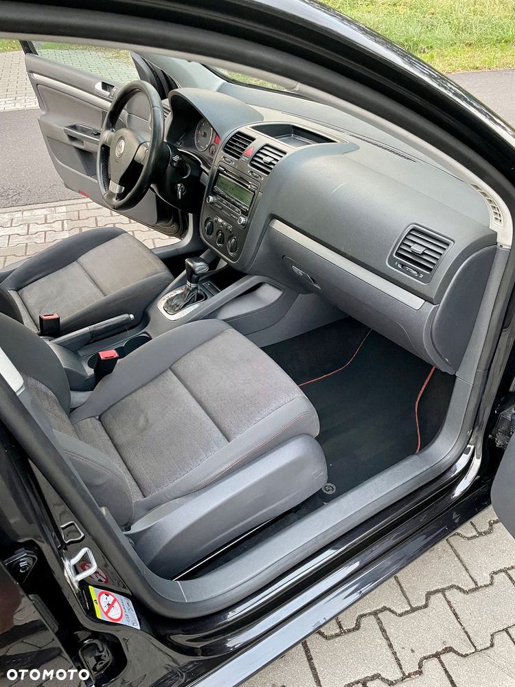 Volkswagen Golf V 1.9 TDI Comfortline DSG - 13