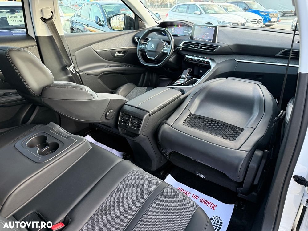 Peugeot 3008 1.2 PureTech Turbo S&S EAT8 Allure - 12