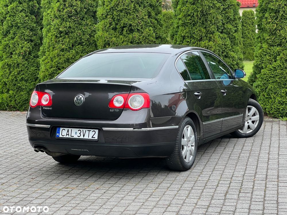 Volkswagen Passat 2.0 TDI Highline - 5