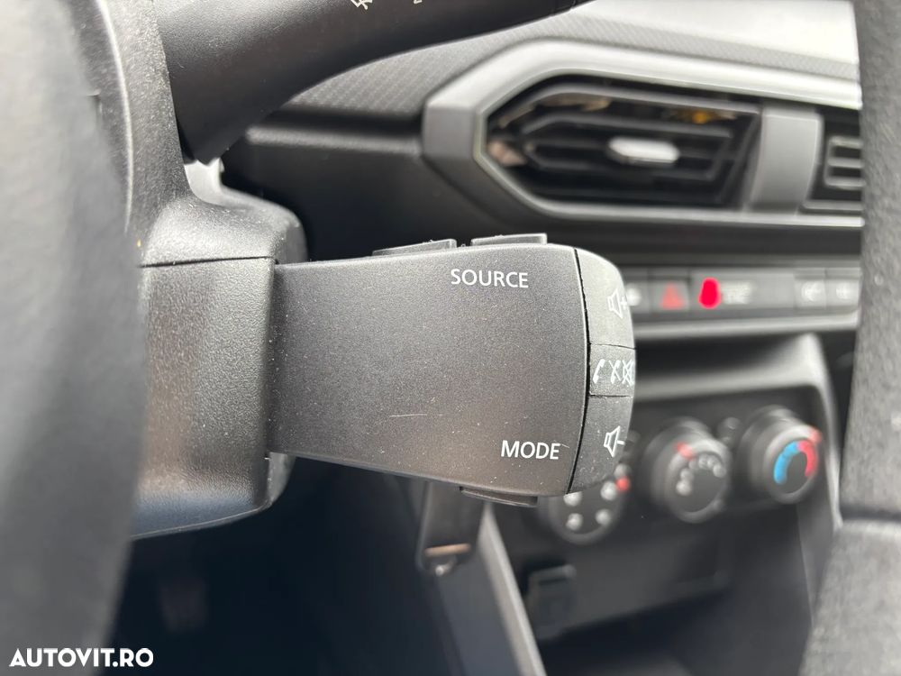 Dacia Logan TCe 90 Essential - 25