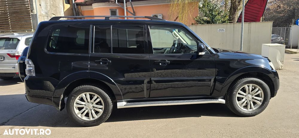 Mitsubishi Pajero LWB 3.2 DI-D Instyle A70 - 4