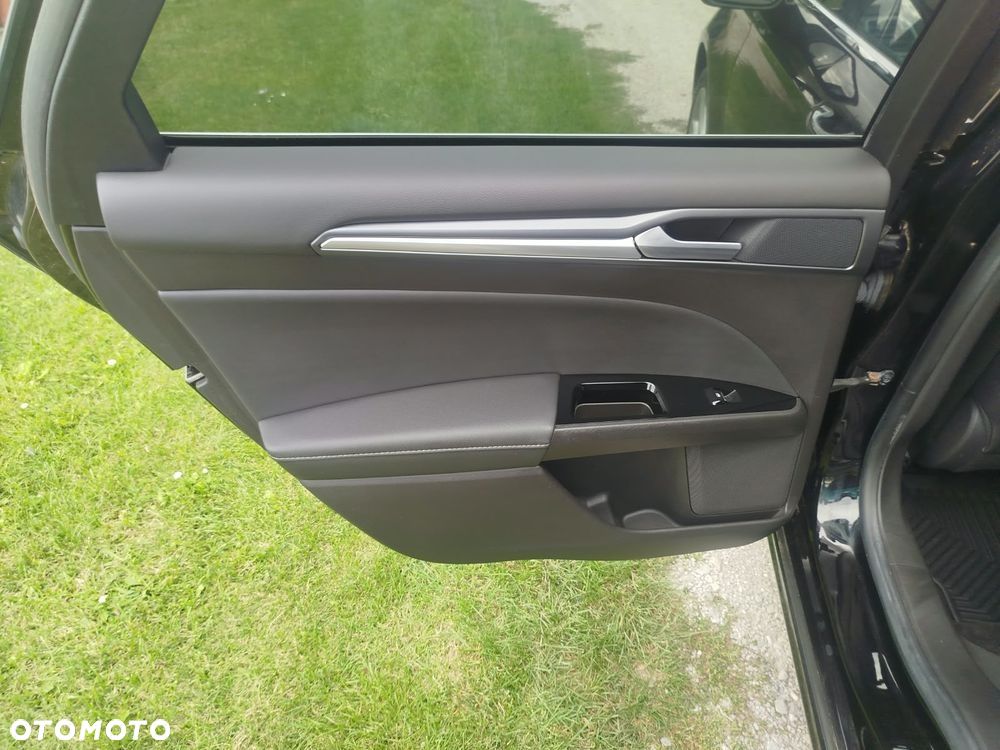 Ford Mondeo 2.0 TDCi Titanium PowerShift - 18