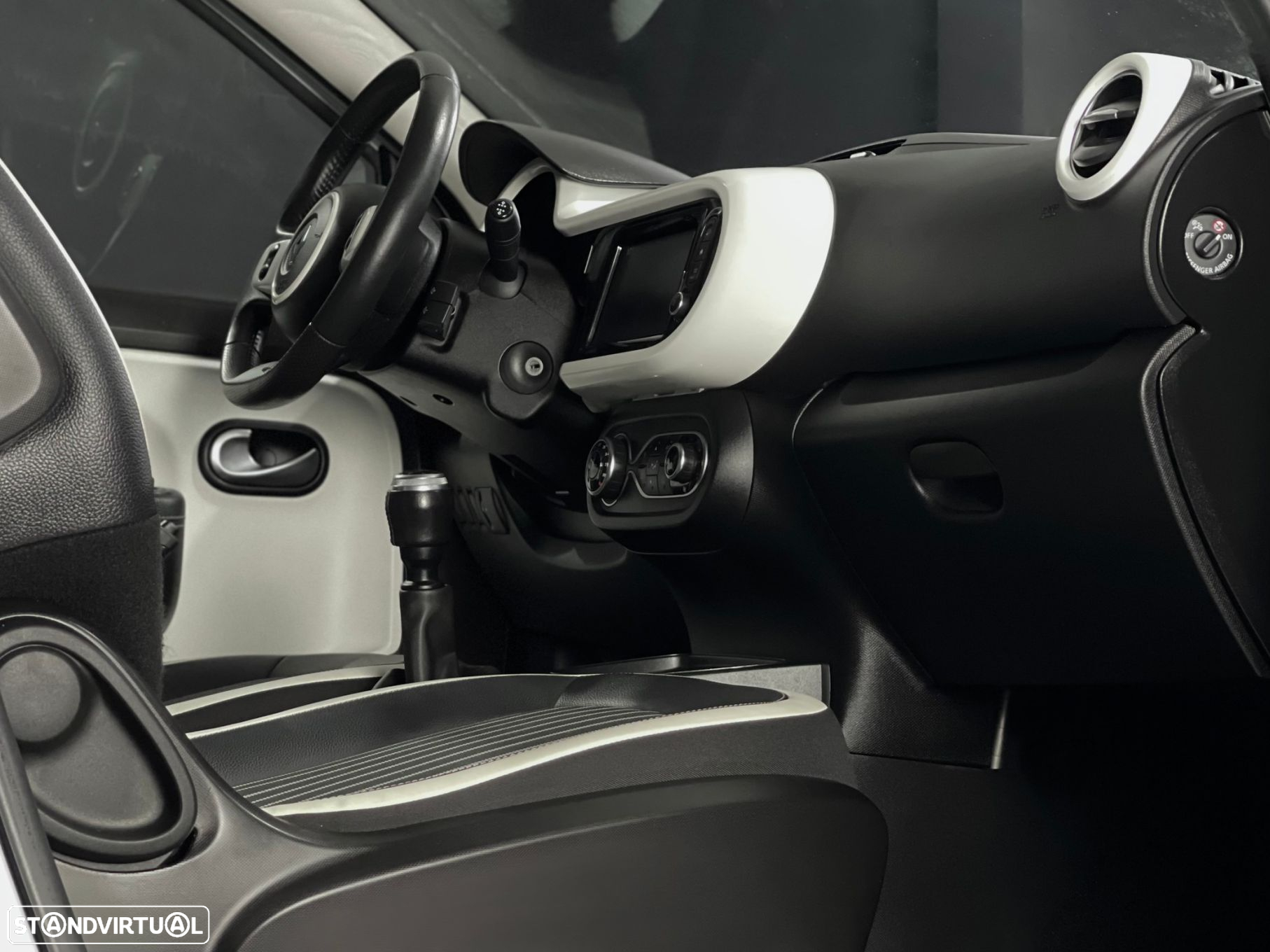 Renault Twingo 1.0 SCe Intens - 4