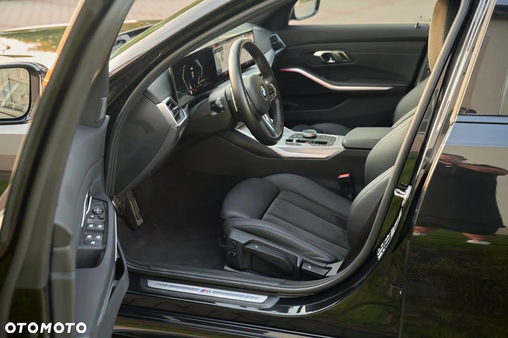 BMW Seria 3 320d xDrive MHEV M Sport sport - 23