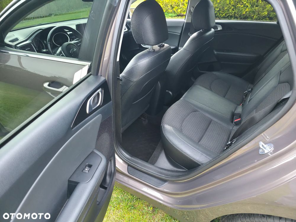 Kia Ceed 1.4 T-GDI L - 16