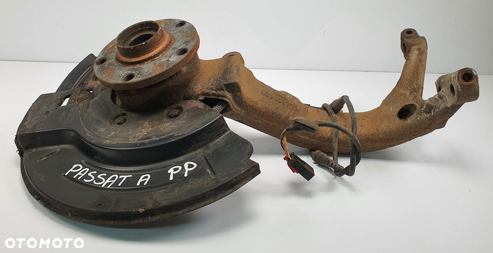 PIASTA ZWROTNICA PRAWY PRZÓD VW PASSAT B5 W8 4B3407258A - 3