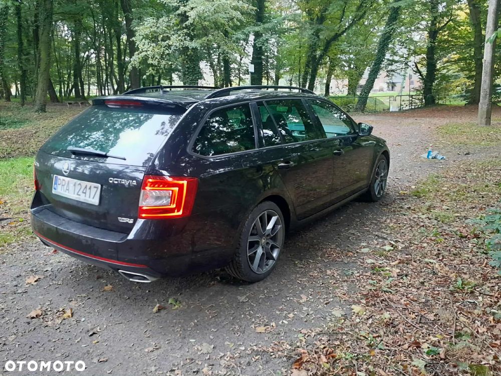 Skoda Octavia 2.0 TDI RS DSG - 32