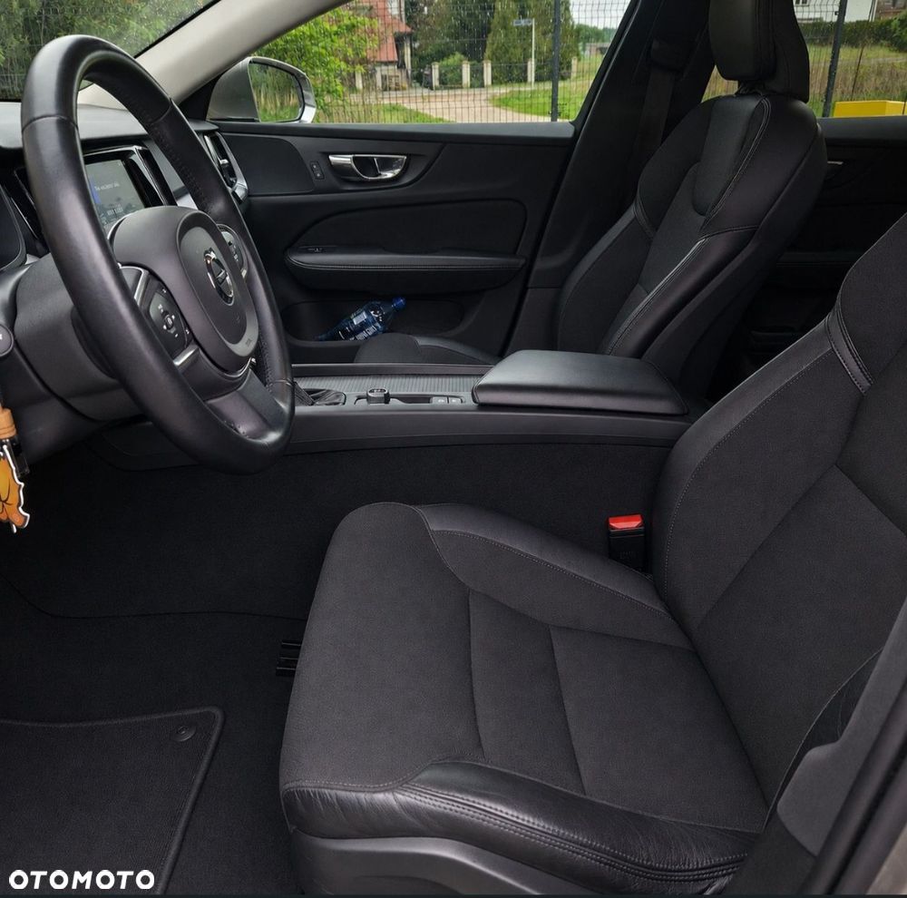 Volvo V60 D4 AWD Momentum Pro - 6