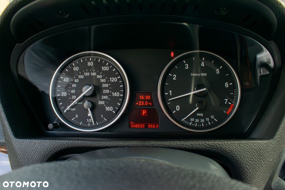 BMW X5 xDrive35i - 26