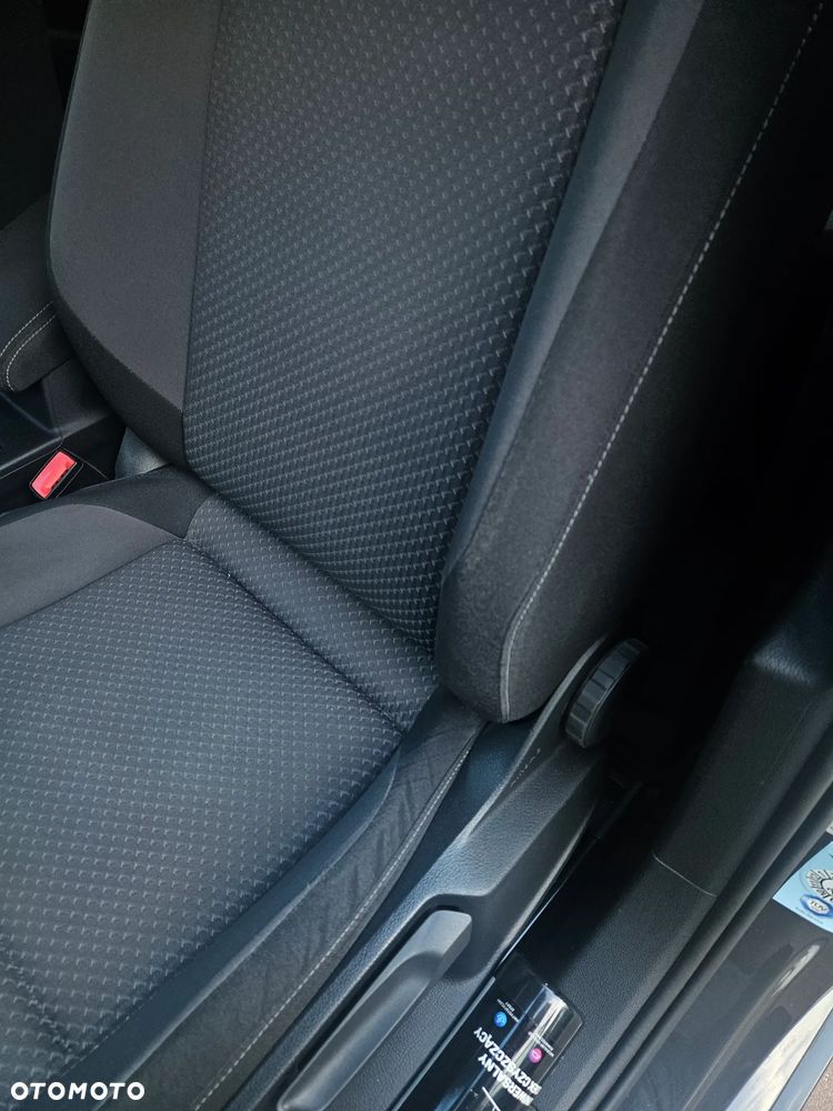 Volkswagen Passat - 11