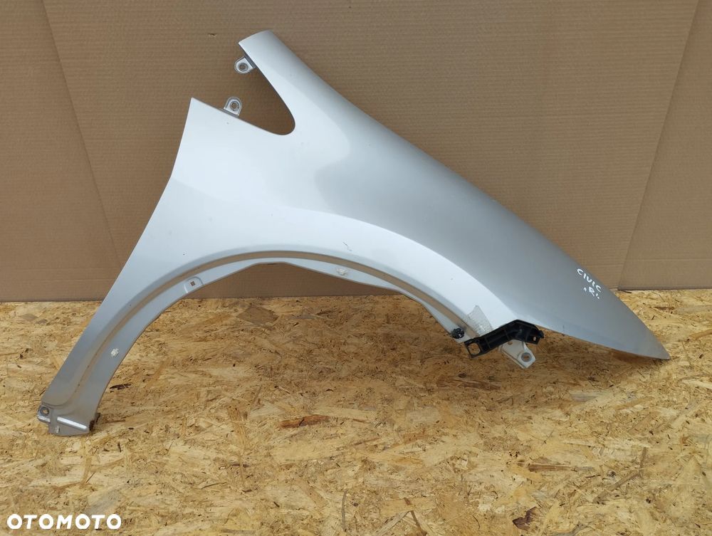 Honda Civic VIII 06-11r błotnik prawy przód przedni - 1
