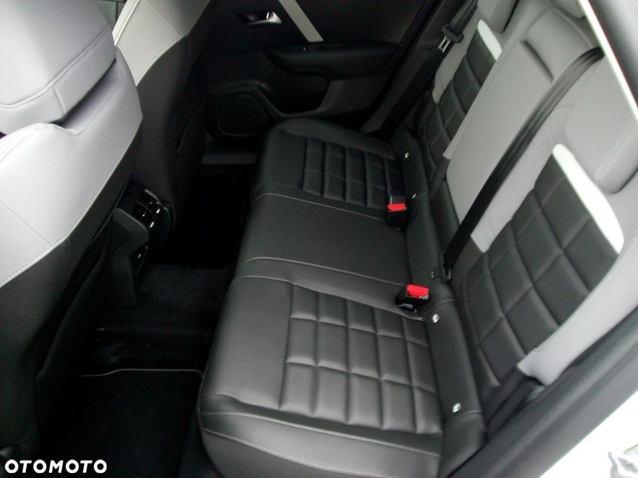 Citroën C4 1.2 PureTech Max S&S EAT8 - 10