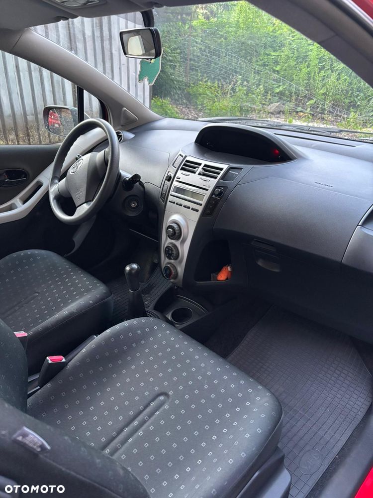 Toyota Yaris - 8