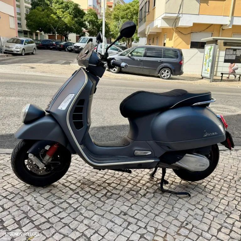 Piaggio Vespa GTS 300 - 2