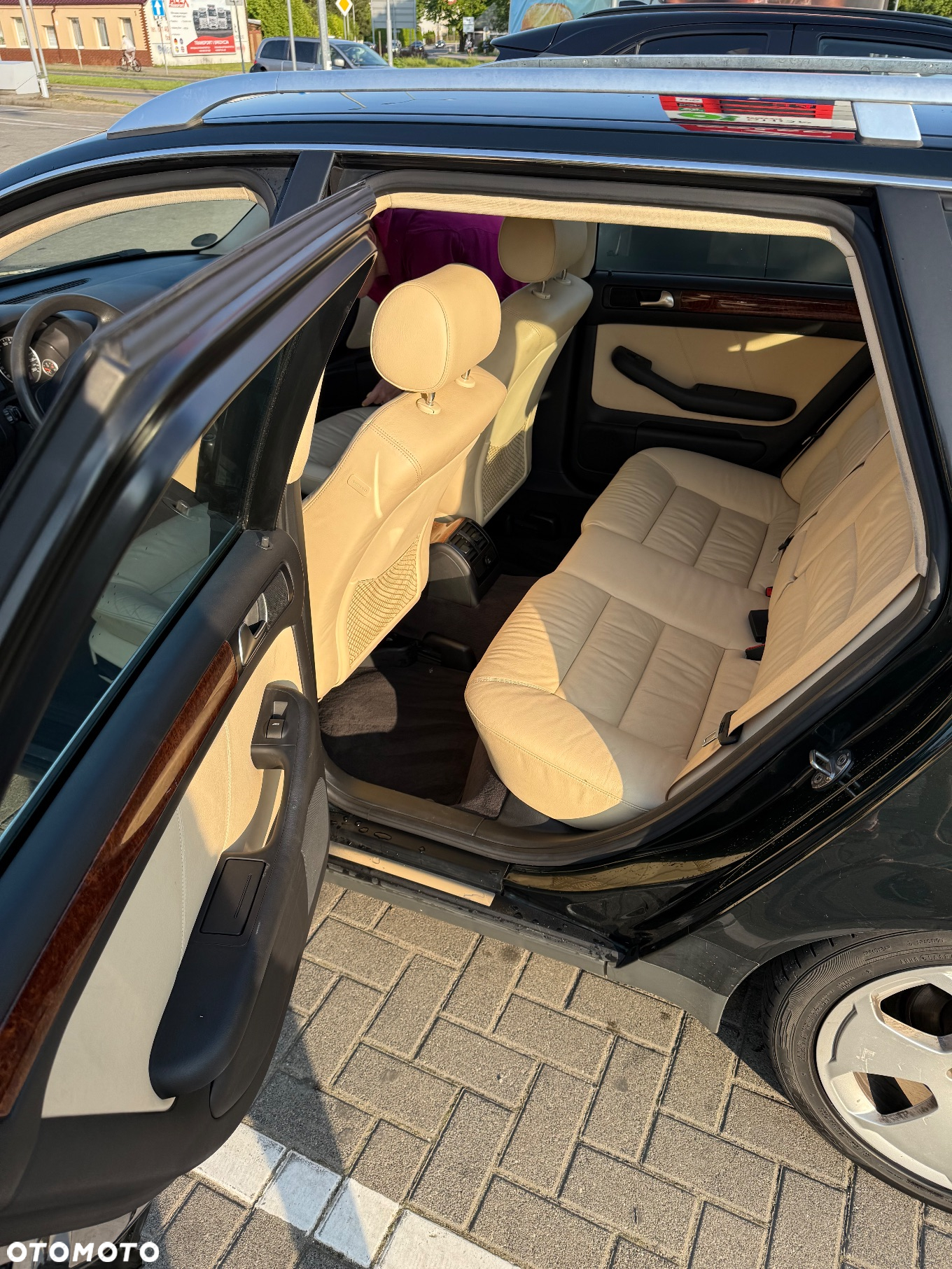 Audi A6 Avant 2.4 - 12