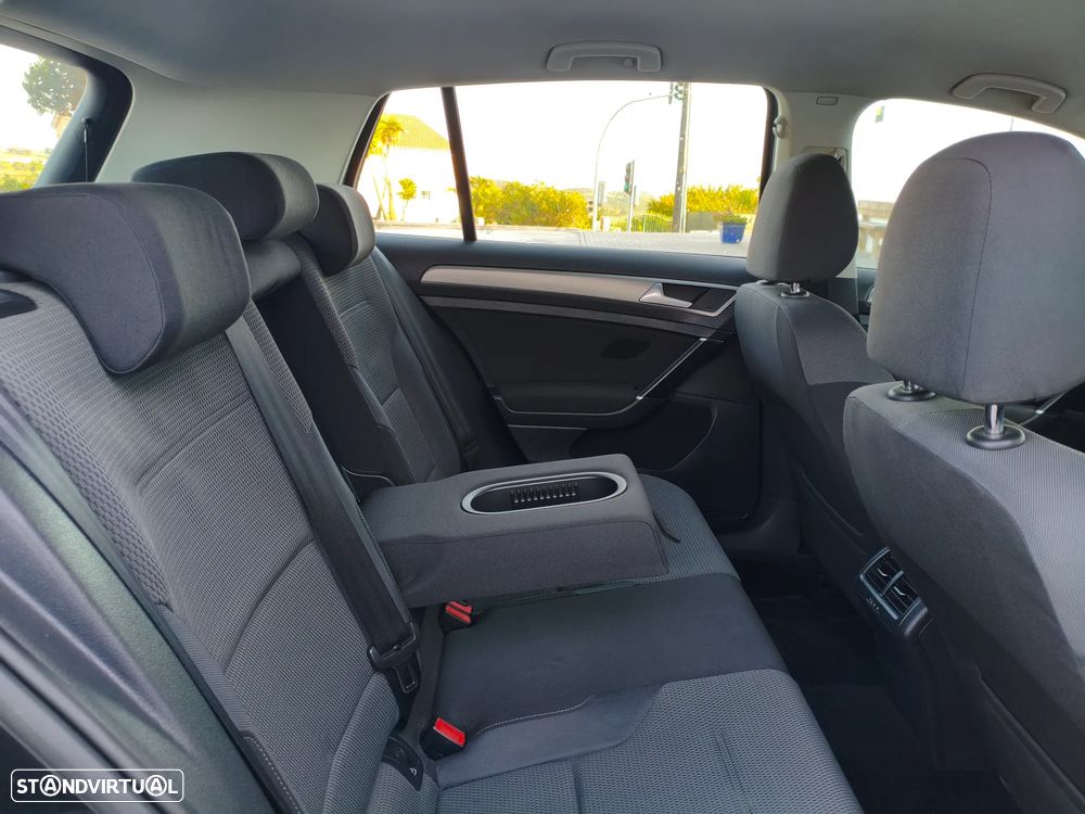 VW Golf 1.6 TDi R-Line - 25
