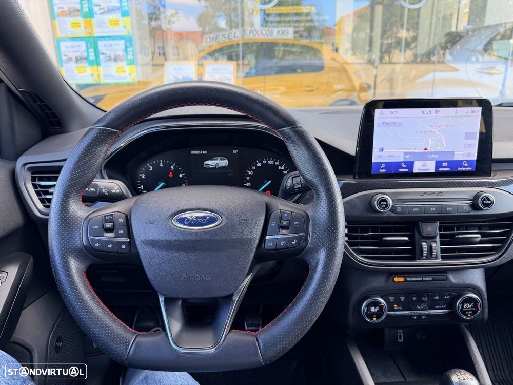 Ford Focus SW 1.0 EcoBoost ST-Line X - 34