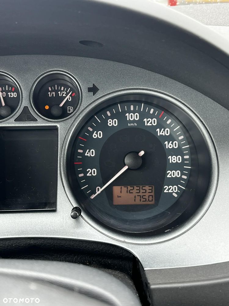 Seat Ibiza SC 1.4 16V Sport - 4