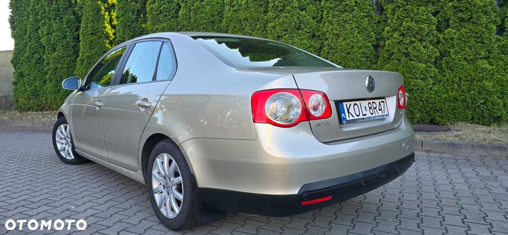Volkswagen Jetta - 3