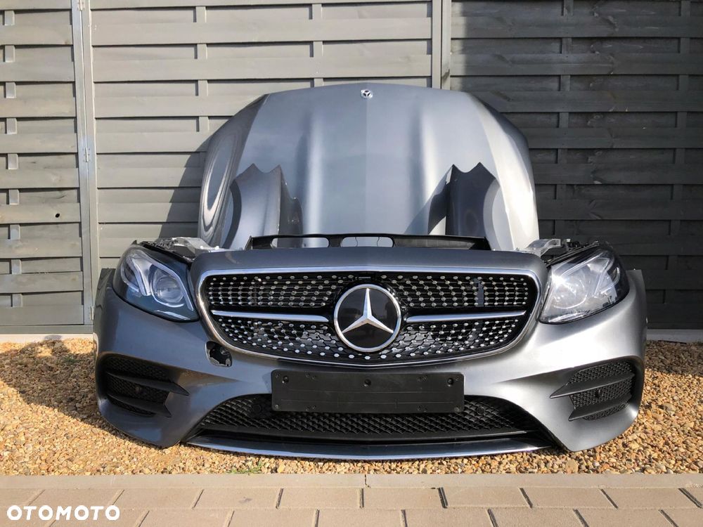 MERCEDES W238 PRZÓD MASKA BŁOTNIKI LAMPY CHŁODNICE - 1