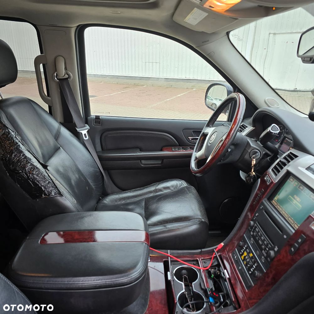 Cadillac Escalade - 13