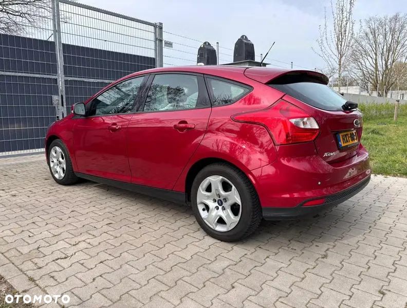 Ford Focus 1.6 Titanium - 2