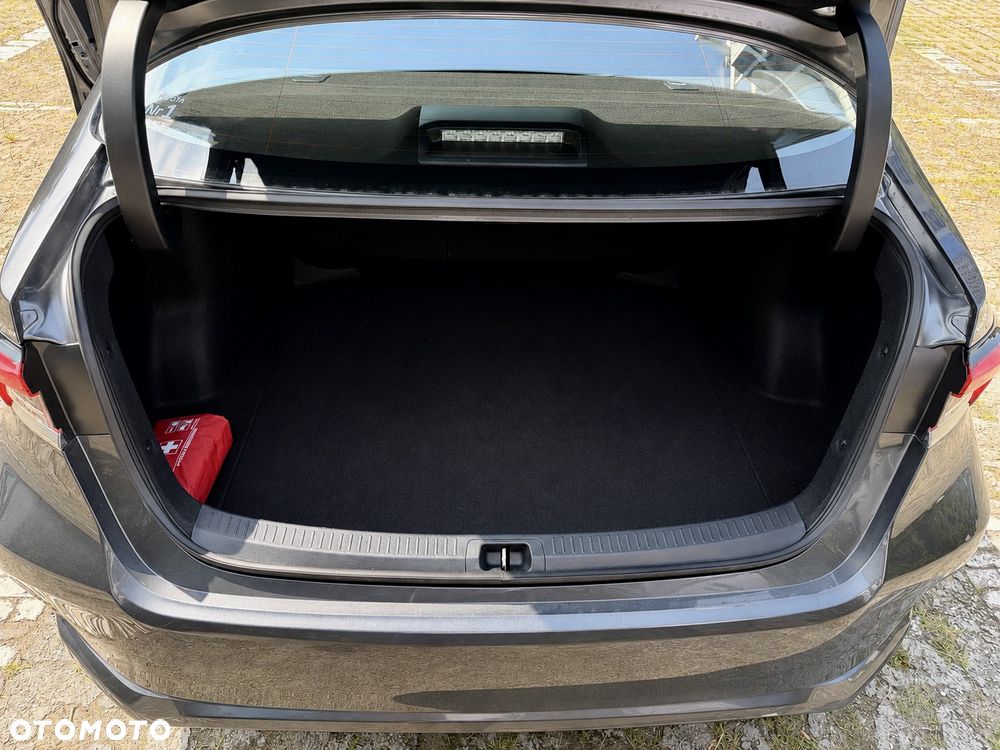 Toyota Corolla - 12
