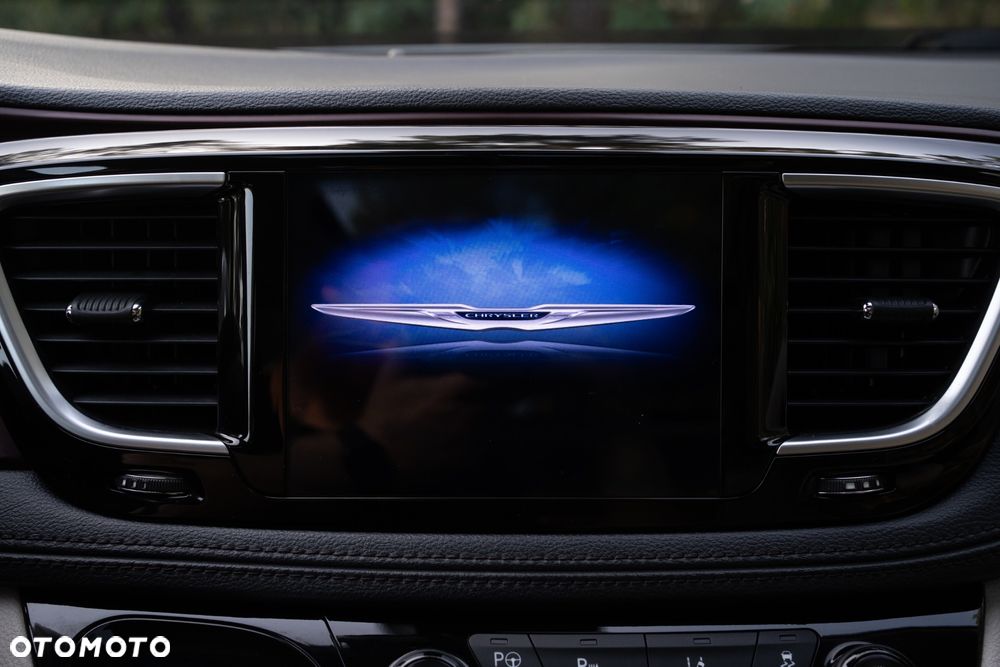 Chrysler Pacifica - 20