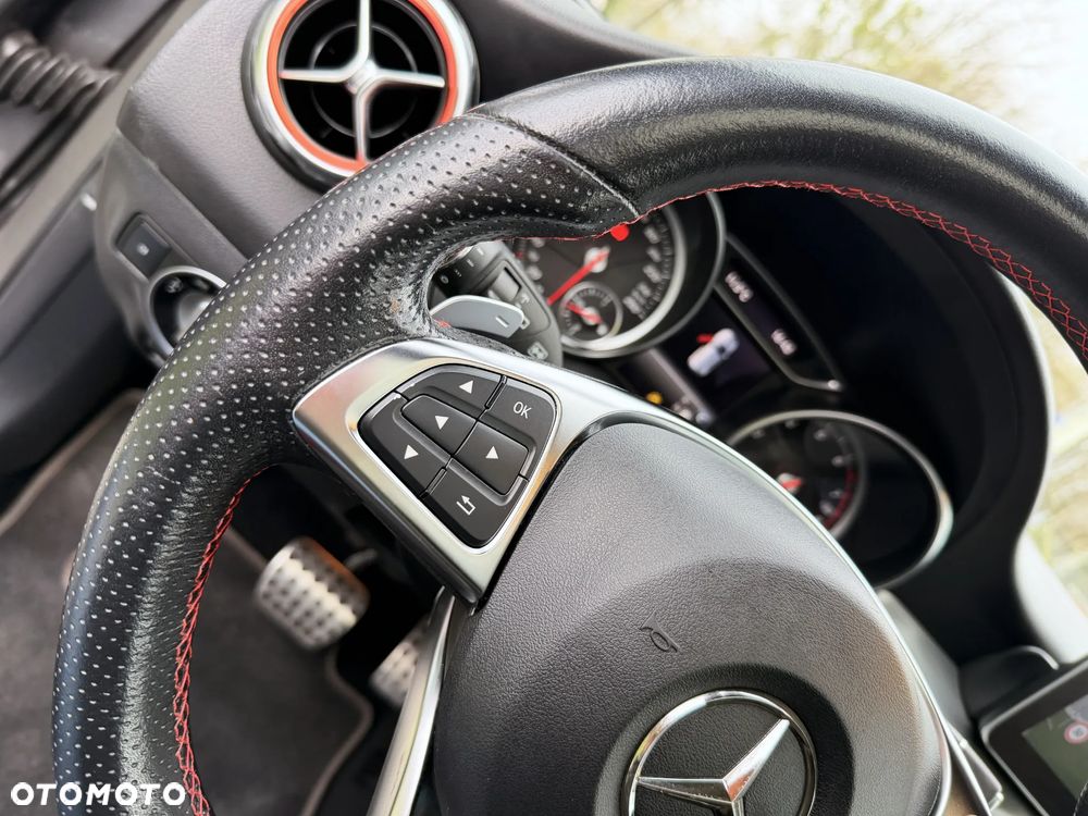 Mercedes-Benz GLA 200 7G-DCT AMG Line - 23