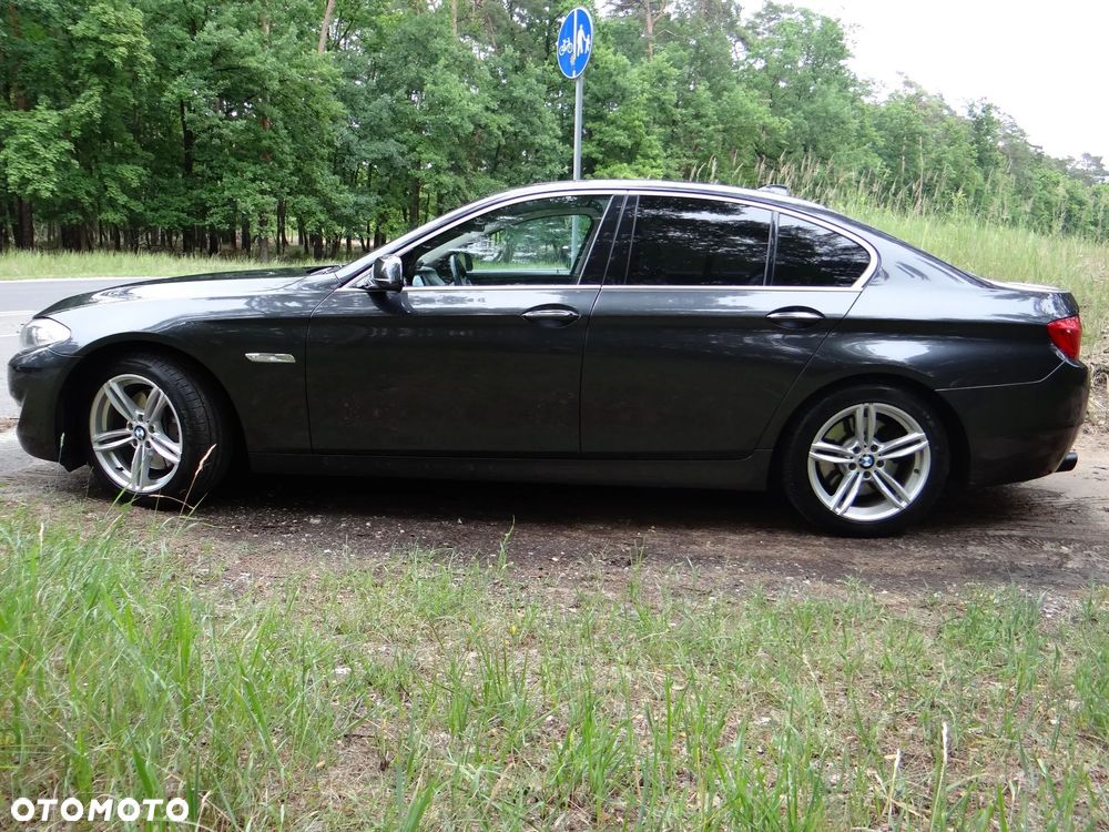 BMW Seria 5 525d - 15