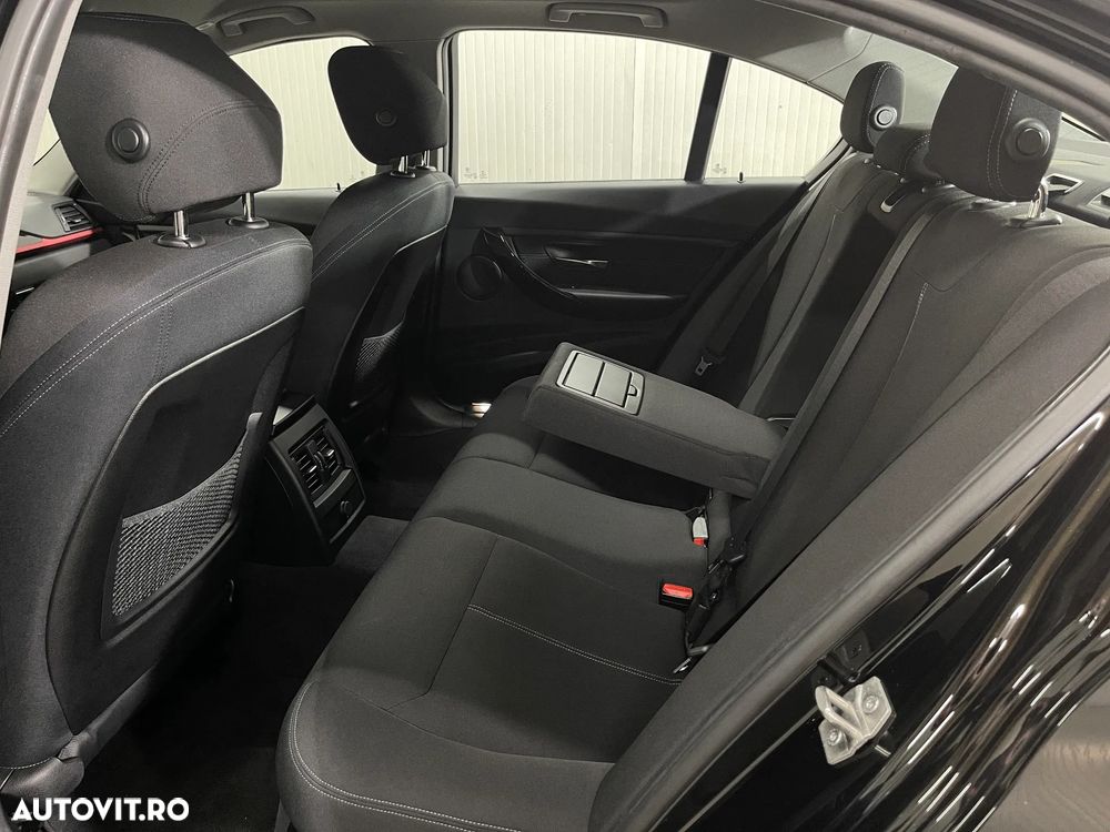 BMW Seria 3 318d DPF Aut. Edition Sport - 12